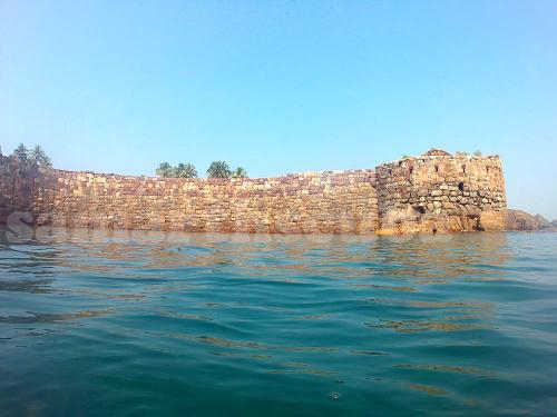 Scuba Diving near Sindhudurg Fort 
